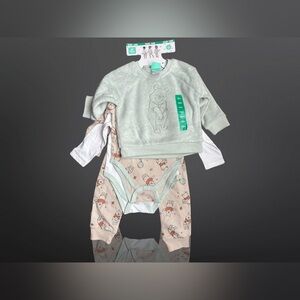 New Disney Baby Winnie The Pooh Character 4-piece
Clothing Set, size 18 months.